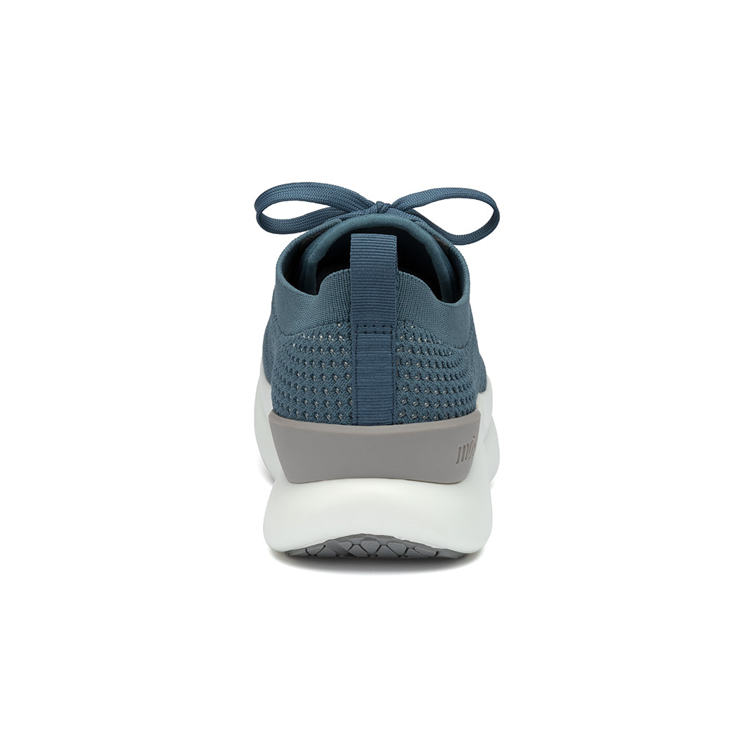 Leap shoe heel detail showcasing Dynamic Motion Technology¨ for enhanced stability and heel support.