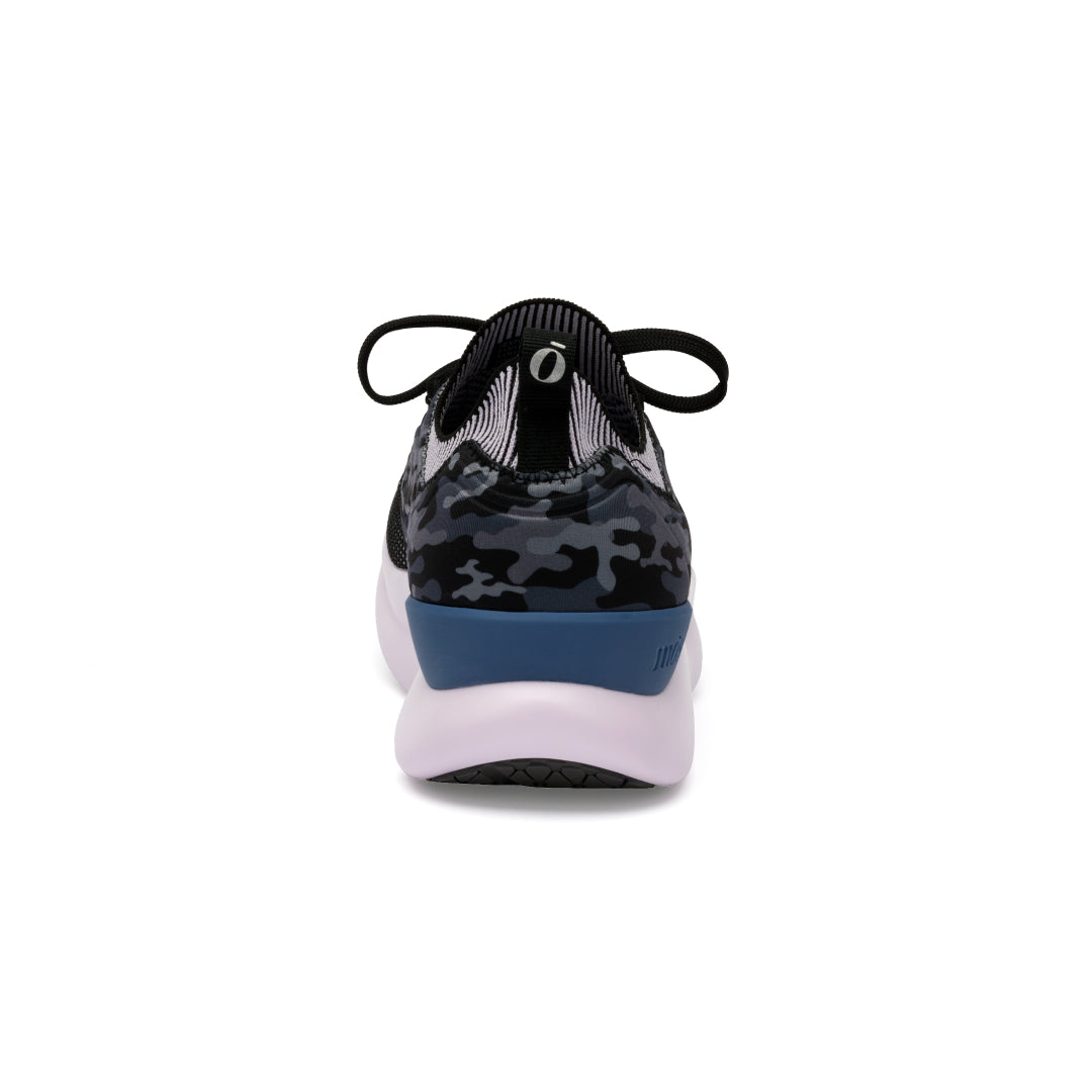 Pulse sneaker heel close-up, highlighting Dynamic Motion Technology¨ for enhanced stability and support with every step.